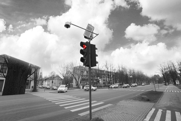 Riga uses artificial intelligence to detect drivers running red lights