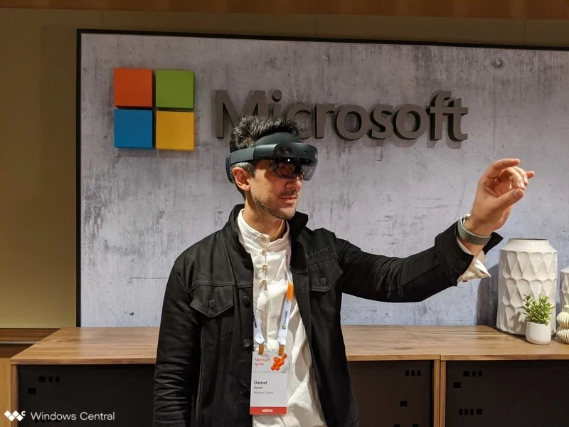 Microsoft or Meta: Who's best positioned to win the metaverse?