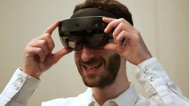 Microsoft is selling the metaverse now ?— and it’s helping make everything from robots to ketchup